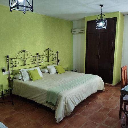 Hotel Rural La Posada de las Cigüeñas Jerez De Los Caballeros Exterior foto
