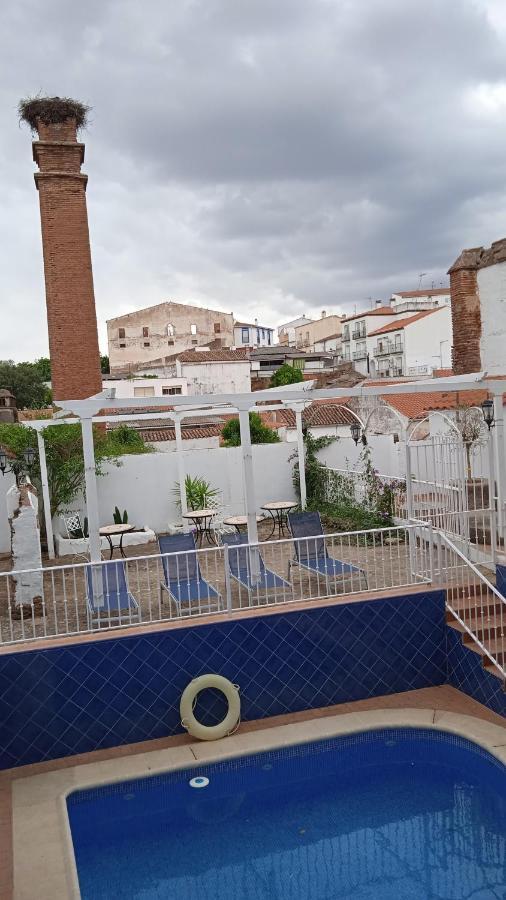 Hotel Rural La Posada de las Cigüeñas Jerez De Los Caballeros Exterior foto