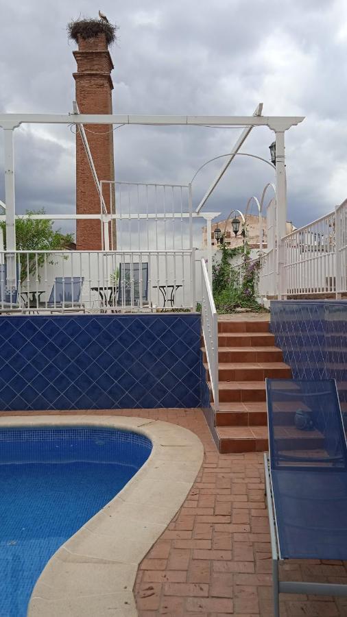 Hotel Rural La Posada de las Cigüeñas Jerez De Los Caballeros Exterior foto