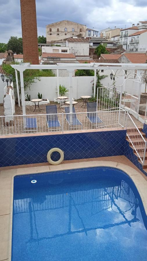 Hotel Rural La Posada de las Cigüeñas Jerez De Los Caballeros Exterior foto
