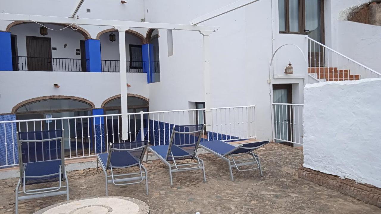 Hotel Rural La Posada de las Cigüeñas Jerez De Los Caballeros Exterior foto